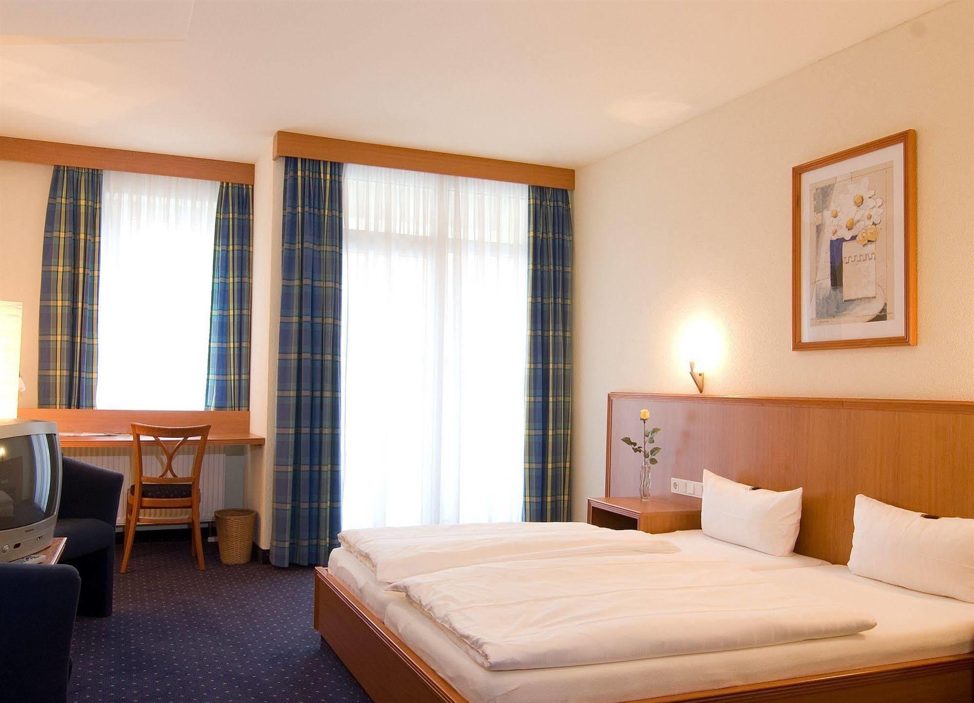 Hotel Kempf Dirmstein ภายนอก รูปภาพ
