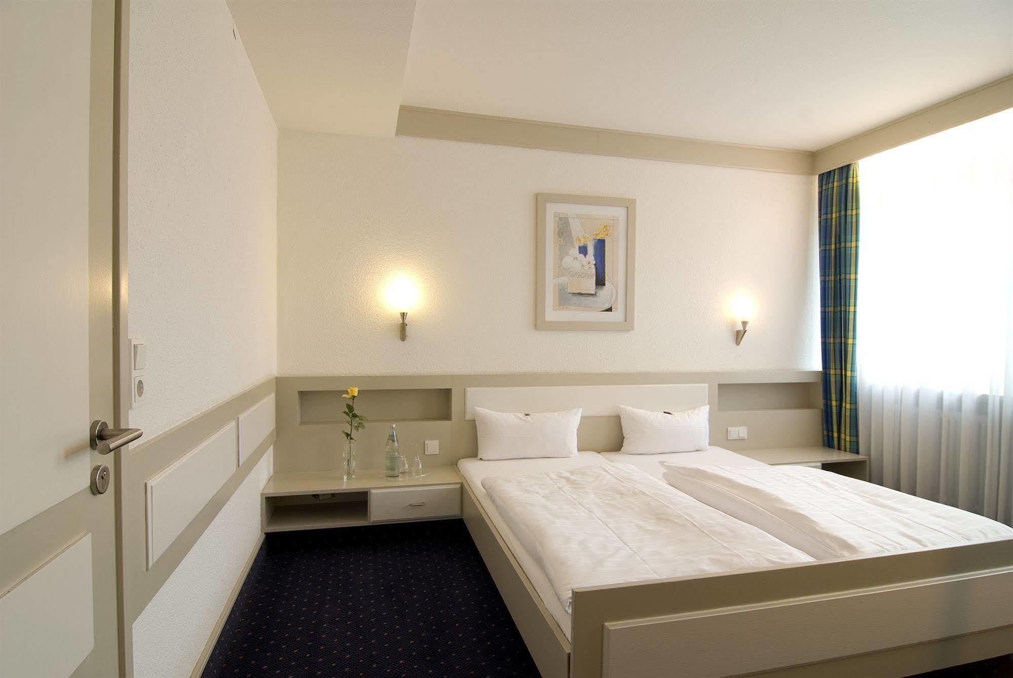 Hotel Kempf Dirmstein ภายนอก รูปภาพ